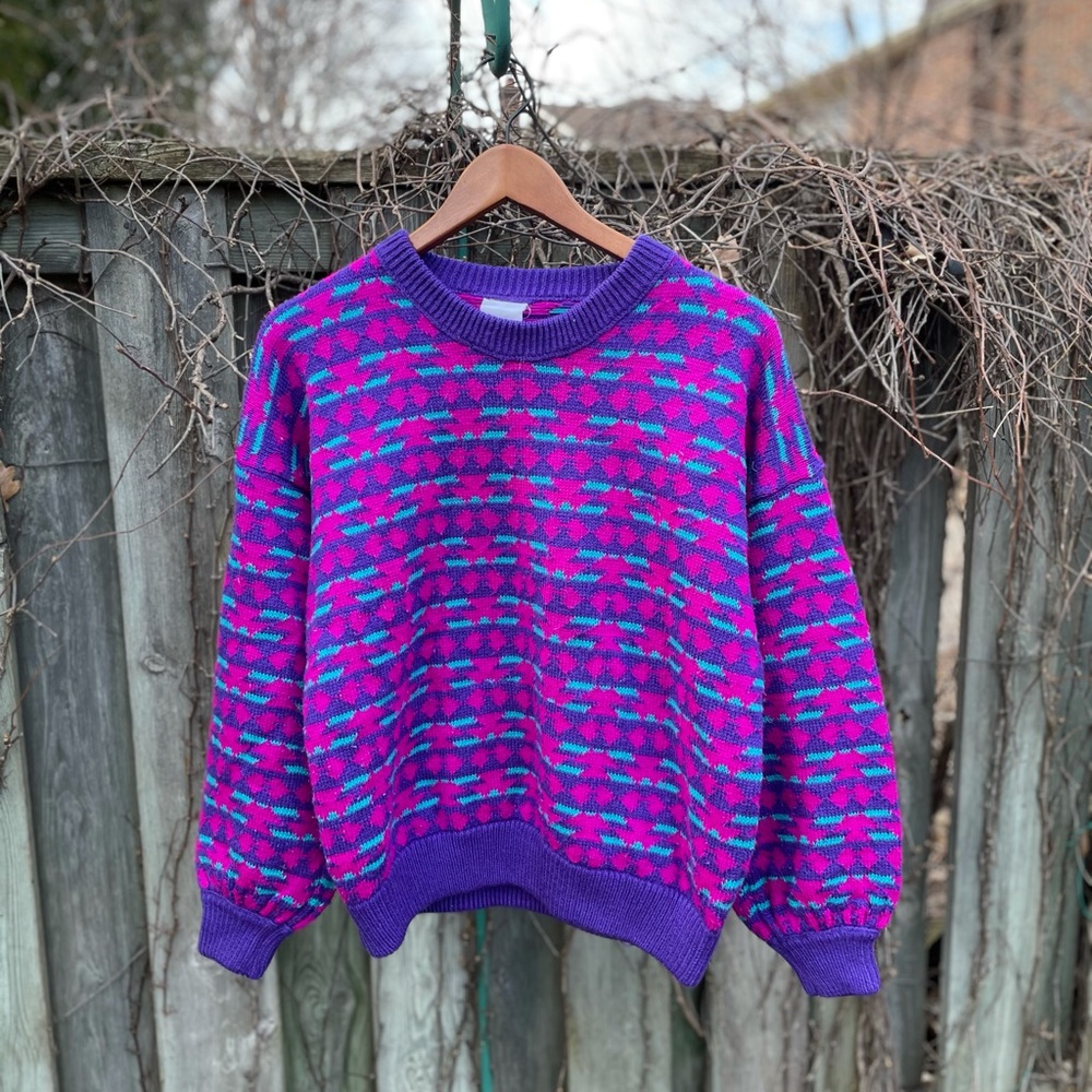 Vintage bright coloured knit sweater 💜